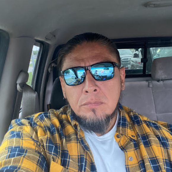 Meet your Posher, Carlos - Picture 1 of 1